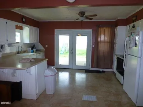 330 Marion Ave, Chadwick, IL 61014 photo 2