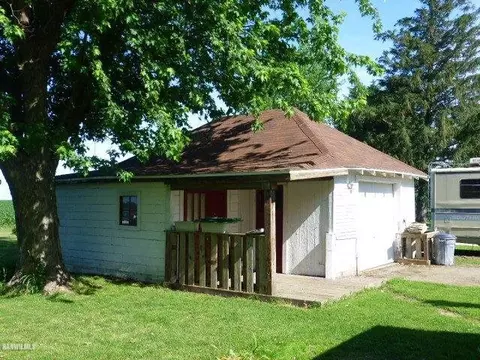 330 Marion Ave, Chadwick, IL 61014 photo 8