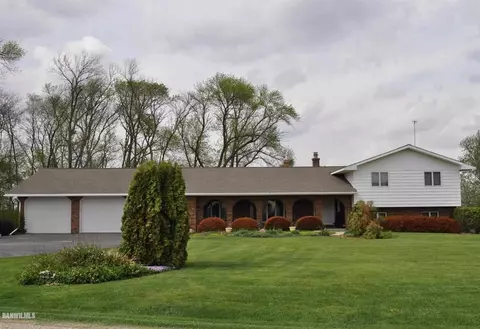 4510 E Lamm Rd, Freeport, IL 61032 photo 1
