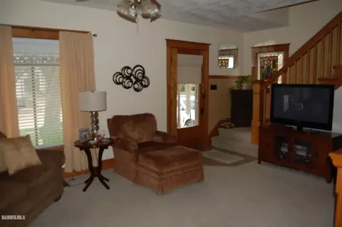 924 S Maple, Freeport, IL 61032 photo 9