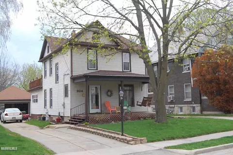 924 S Maple, Freeport, IL 61032 photo 1
