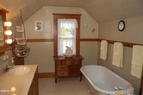 924 S Maple, Freeport, IL 61032 photo 19
