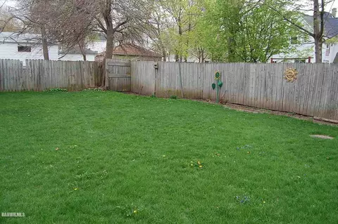 924 S Maple, Freeport, IL 61032 photo 6