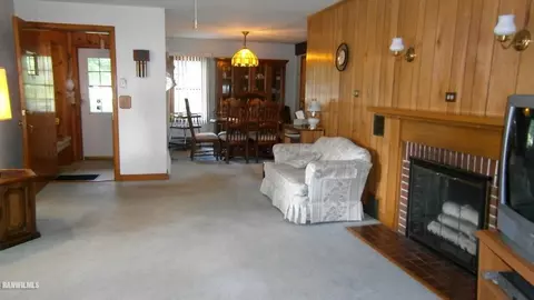 59 School St, Chadwick, IL 61014 photo 3