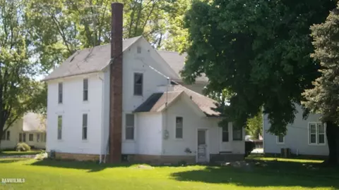 306 N Main St, Chadwick, IL 61014 photo 2