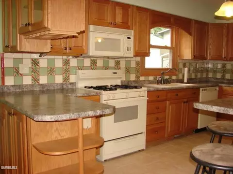 722 Towne Dr, Freeport, IL 61032 photo 5