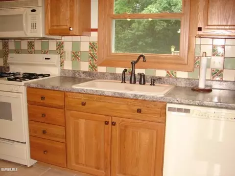 722 Towne Dr, Freeport, IL 61032 photo 7