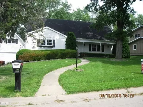 663 Brad Mar Dr, Freeport, IL 61032 photo 1