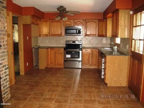 663 Brad Mar Dr, Freeport, IL 61032 photo 9