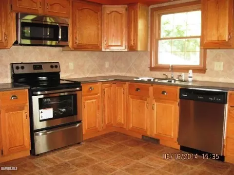 663 Brad Mar Dr, Freeport, IL 61032 photo 8