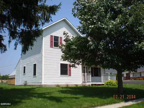 529 E Pearl St, Lanark, IL 61046 photo 2