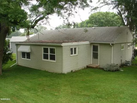 17 Monroe Ct, Freeport, IL 61032 photo 11