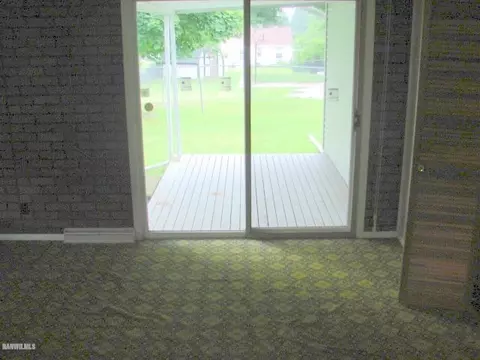 17 Monroe Ct, Freeport, IL 61032 photo 8