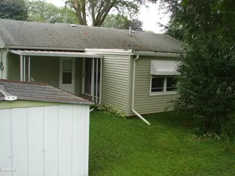17 Monroe Ct, Freeport, IL 61032 photo 10