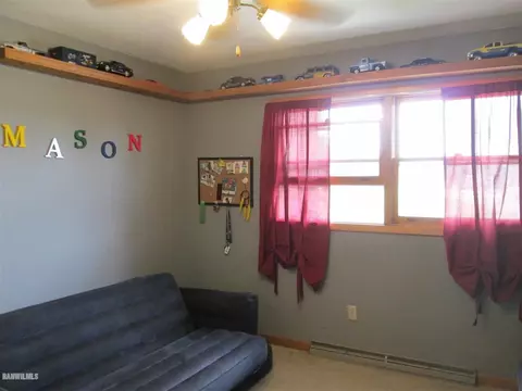 8 Park Crst, Freeport, IL 61032 photo 13