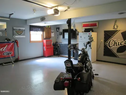 8 Park Crst, Freeport, IL 61032 photo 21