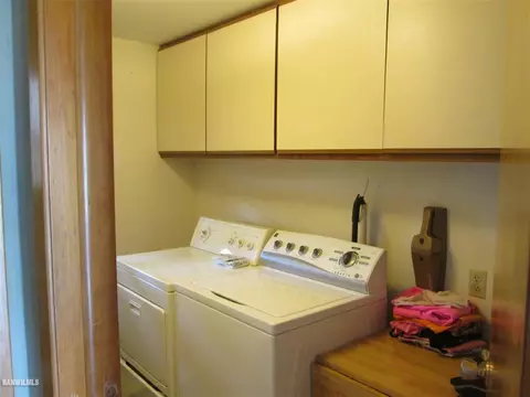 8 Park Crst, Freeport, IL 61032 photo 17