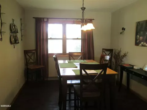 8 Park Crst, Freeport, IL 61032 photo 8