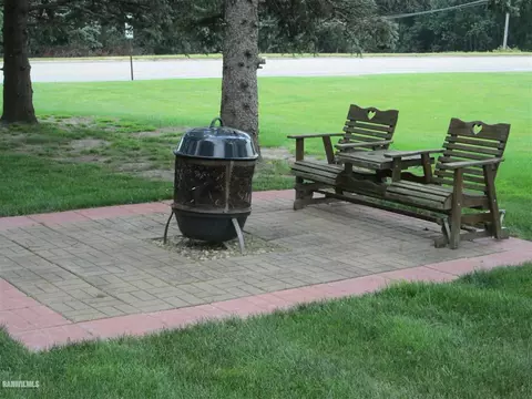 8 Park Crst, Freeport, IL 61032 photo 23