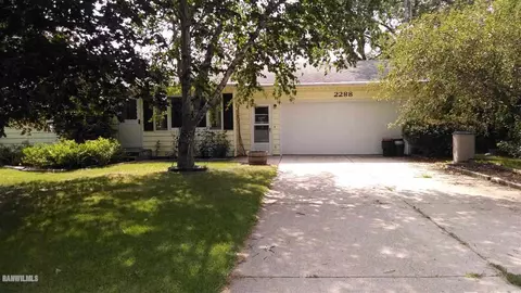 2288 Eagle Dr, Freeport, IL 61032 photo 1