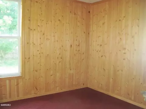 910 Empire St, Freeport, IL 61032 photo 5