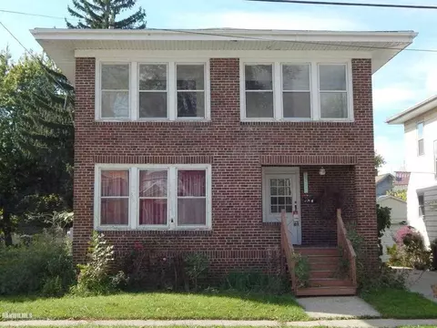 1108 S State St, Freeport, IL 61032 photo 1