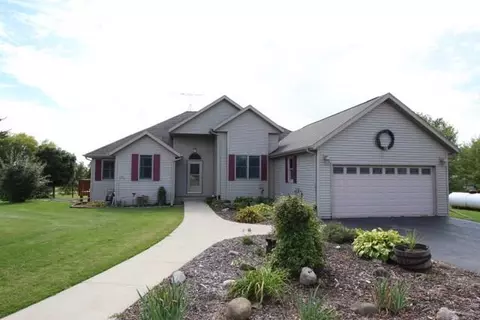 742 N River Rd, Ridott, IL 61067 photo 1