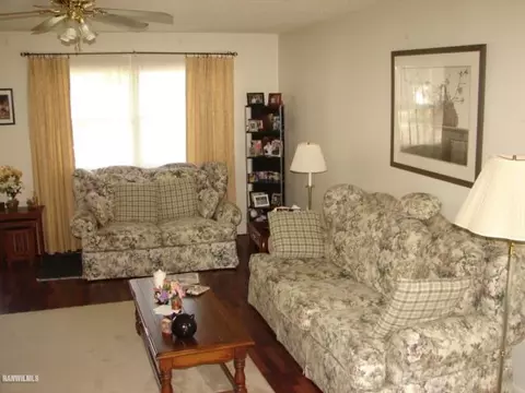 1417 Mark Dr, Freeport, IL 61032 photo 4