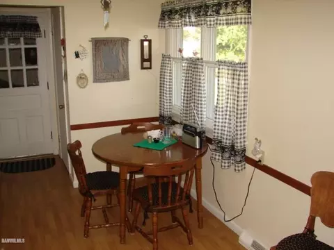 1417 Mark Dr, Freeport, IL 61032 photo 7