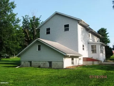 1304 Morningside Dr, Freeport, IL 61032 photo 2