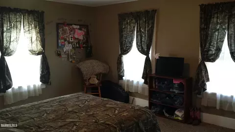723 E Washington St, Mount Carroll, IL 61053 photo 6