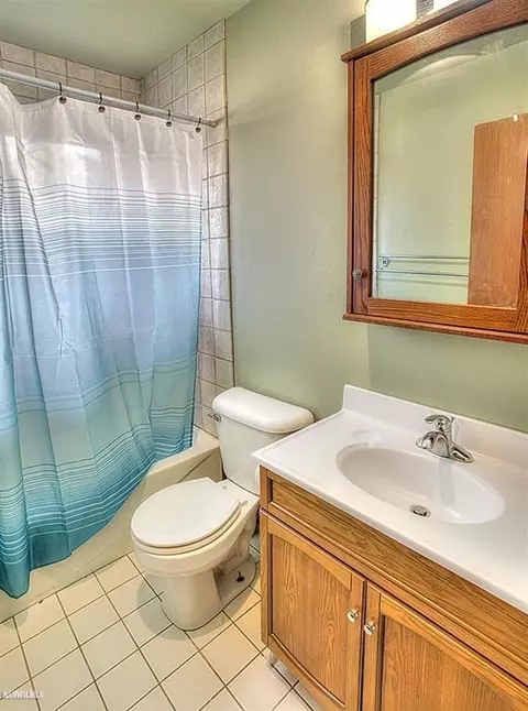 2132 Middlebury, Freeport, IL 61032 photo 9