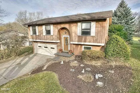2132 Middlebury, Freeport, IL 61032 photo 18