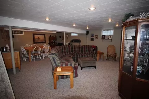 984 Monroe Dr, Freeport, IL 61032 photo 19