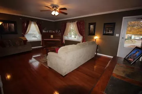 984 Monroe Dr, Freeport, IL 61032 photo 7
