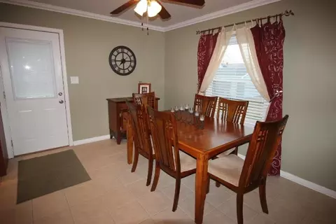 984 Monroe Dr, Freeport, IL 61032 photo 4