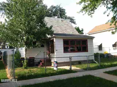 213 E Franklin St, Lanark, IL 61046 photo 2