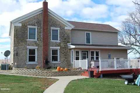 4529 S Walnut, Freeport, IL 61032 photo 2