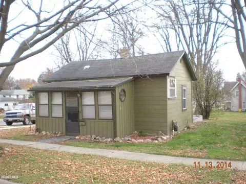 130 E Franklin St, Lanark, IL 61046 photo 3