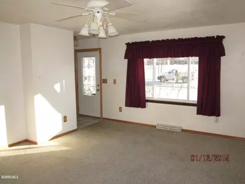 106 E 12th St, Pecatonica, IL 61063 photo 3