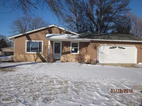 106 E 12th St, Pecatonica, IL 61063 photo 1