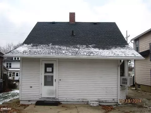 905 S Oak Ave, Freeport, IL 61032 photo 3