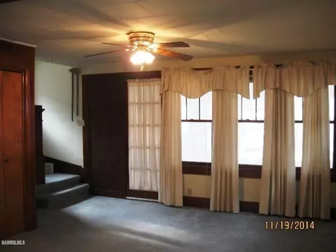 905 S Oak Ave, Freeport, IL 61032 photo 10