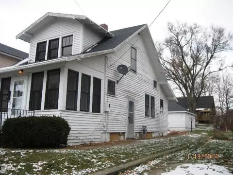 905 S Oak Ave, Freeport, IL 61032 photo 4