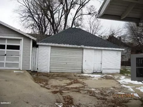 905 S Oak Ave, Freeport, IL 61032 photo 5
