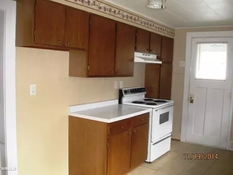 905 S Oak Ave, Freeport, IL 61032 photo 7