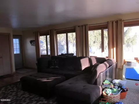 1605 S Demeter Dr, Freeport, IL 61032 photo 5
