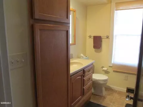 1605 S Demeter Dr, Freeport, IL 61032 photo 3