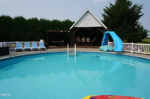 2560 E Maize Rd, Freeport, IL 61032 photo 21