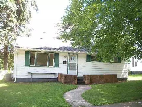 720 E Illinois, Freeport, IL 61032 photo 1